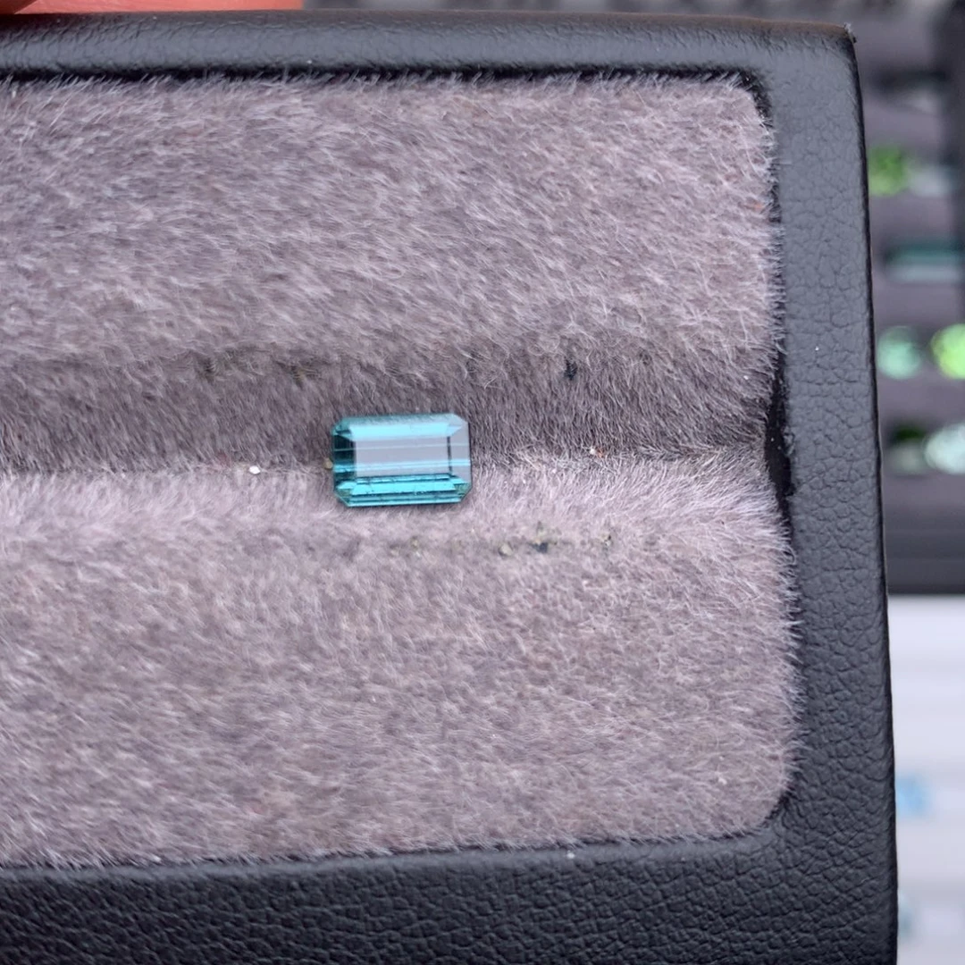 珠宝半成品碧玺未镶嵌0.95克拉拉贡