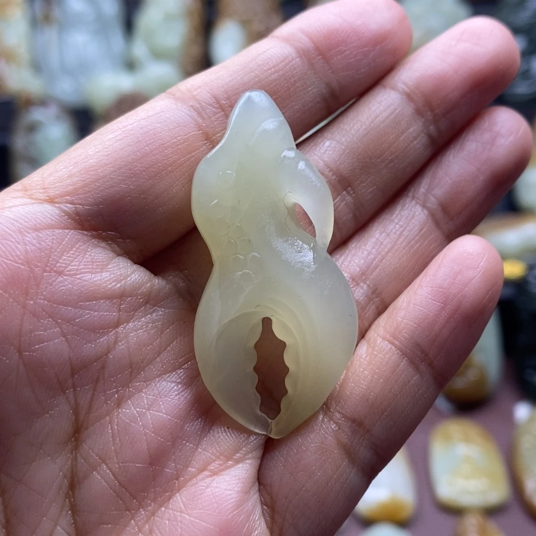 吊坠(不含链)未镶嵌和田玉（糖玉）