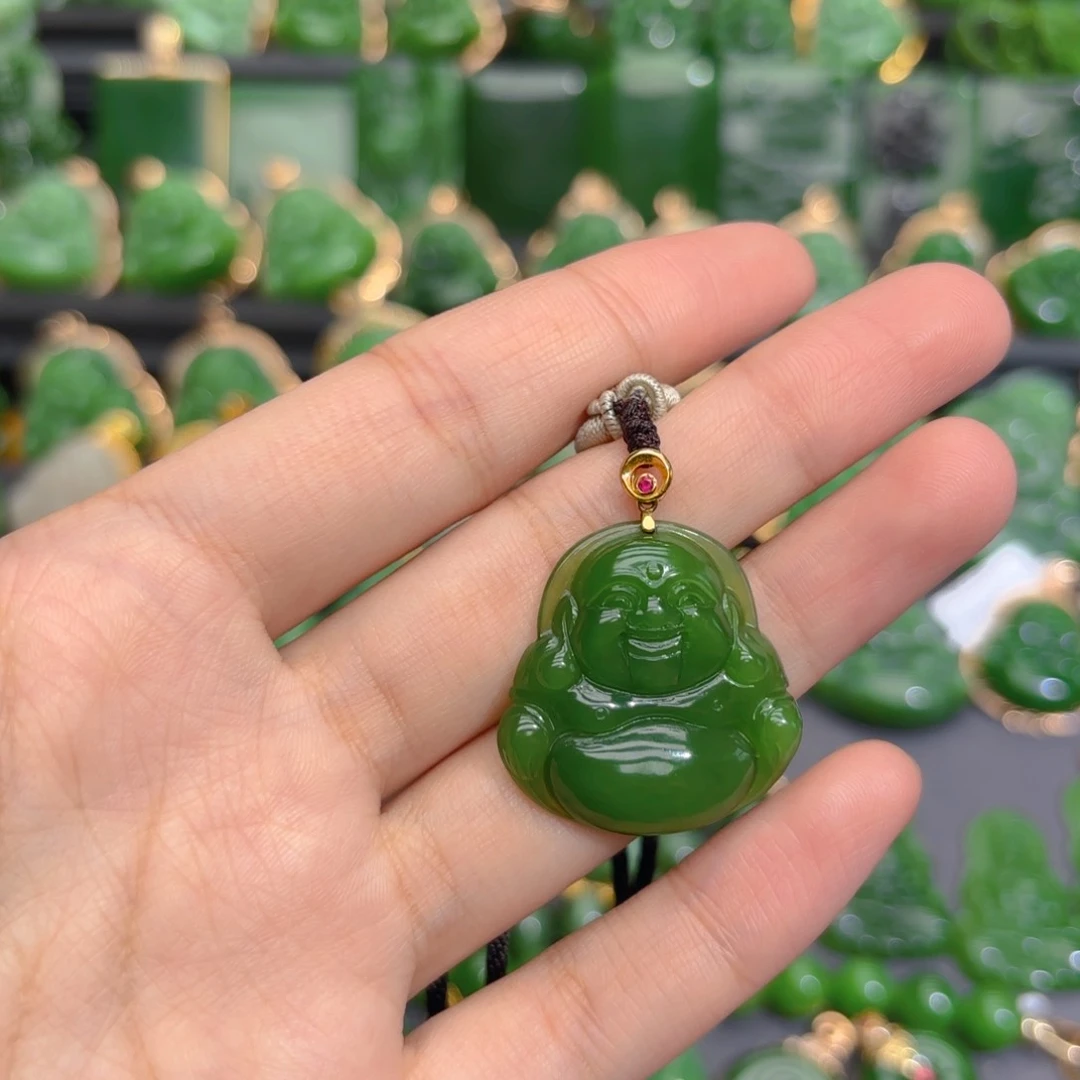 颈饰18K金镶嵌和田玉（碧玉）