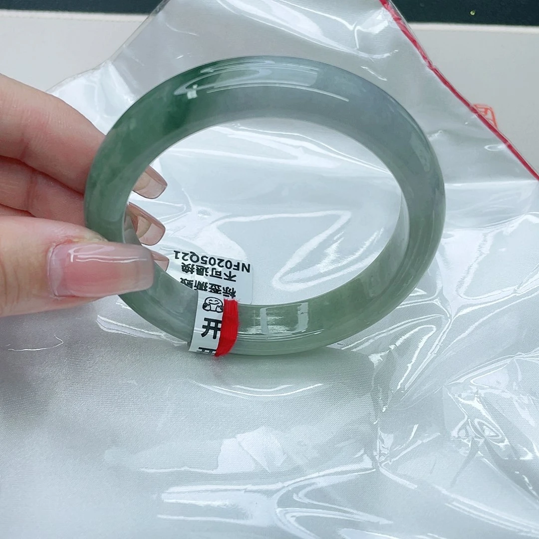 翡翠手镯未镶嵌正58.3