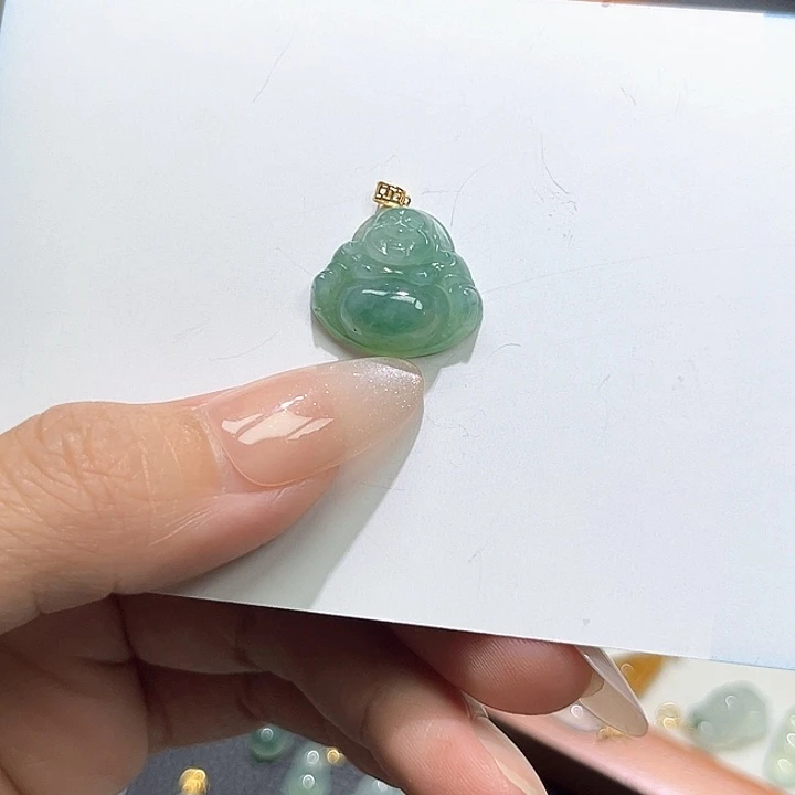 颈饰18K金镶嵌翡翠