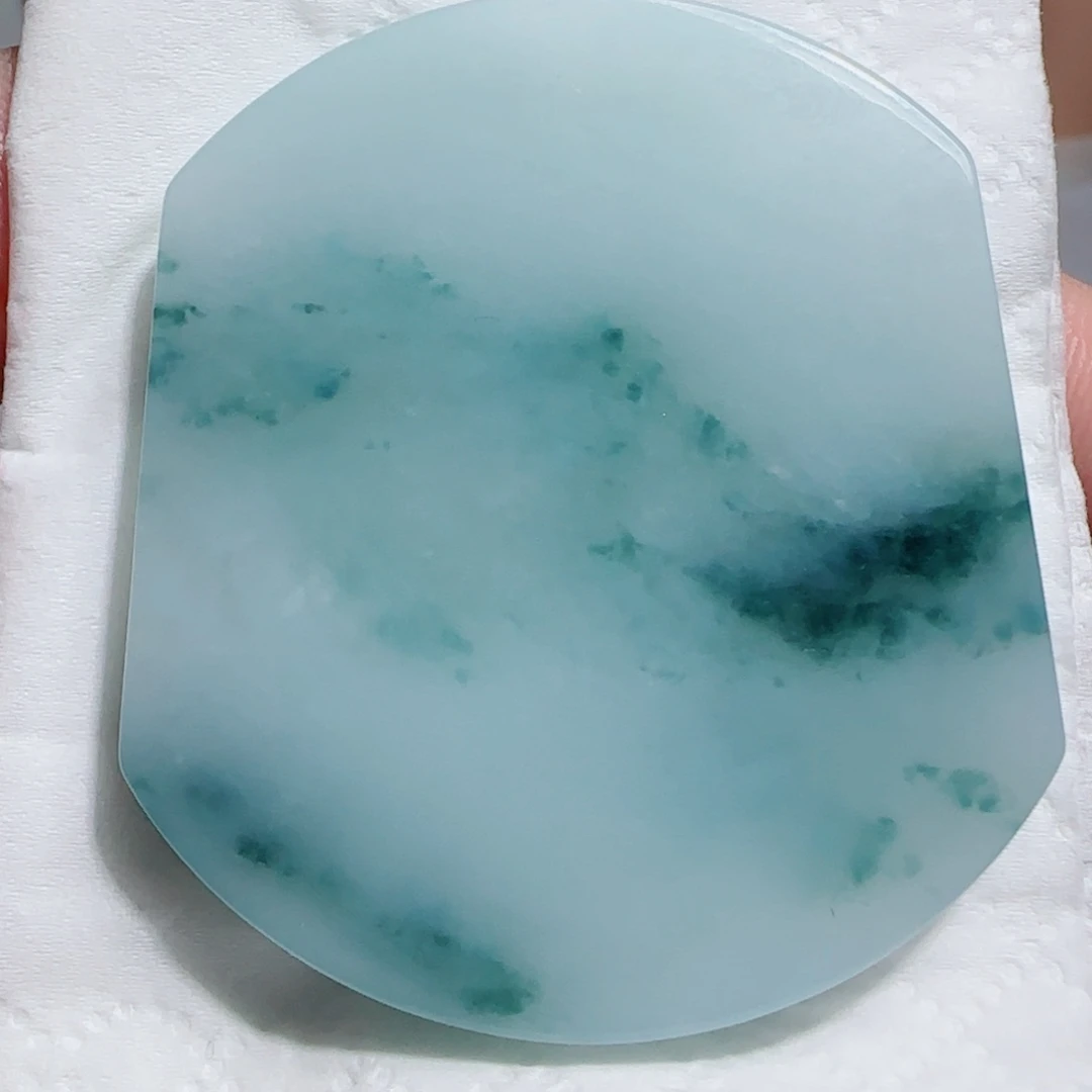 翡翠未镶嵌颈饰无事牌