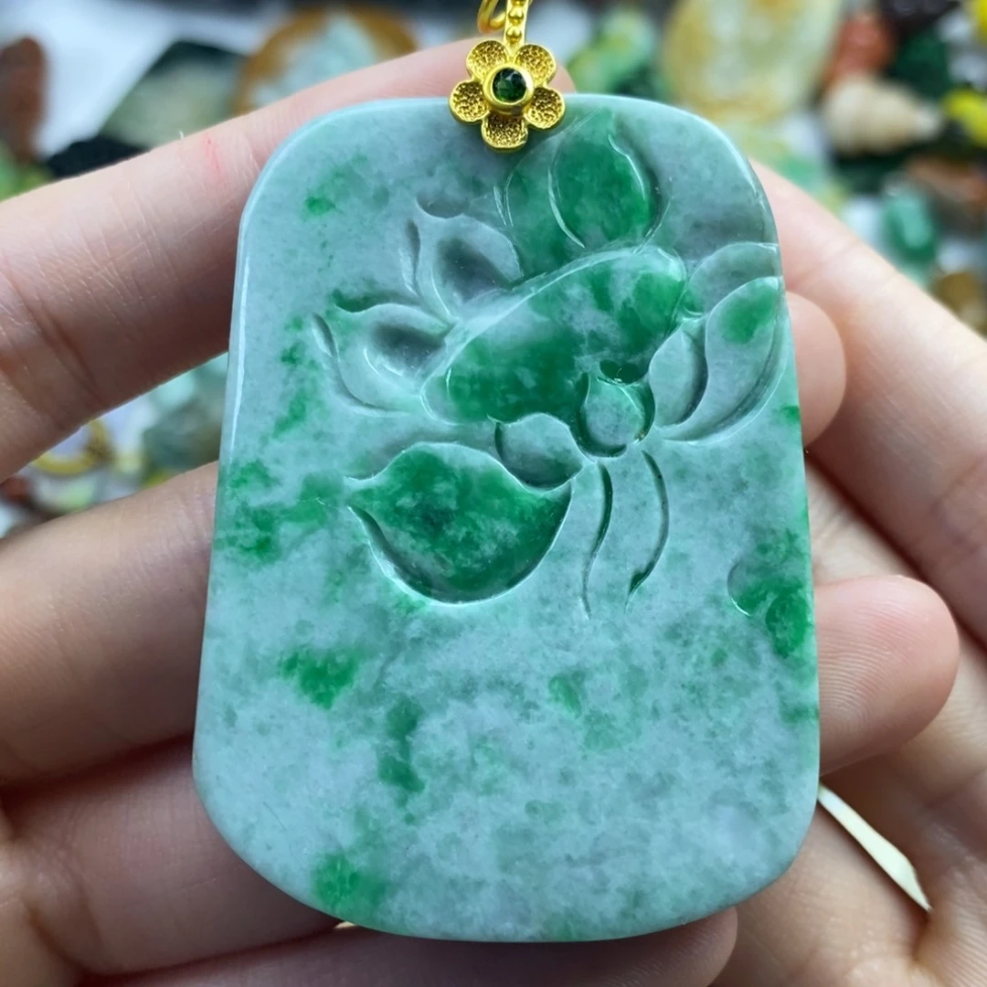 翡翠未镶嵌颈饰•*•