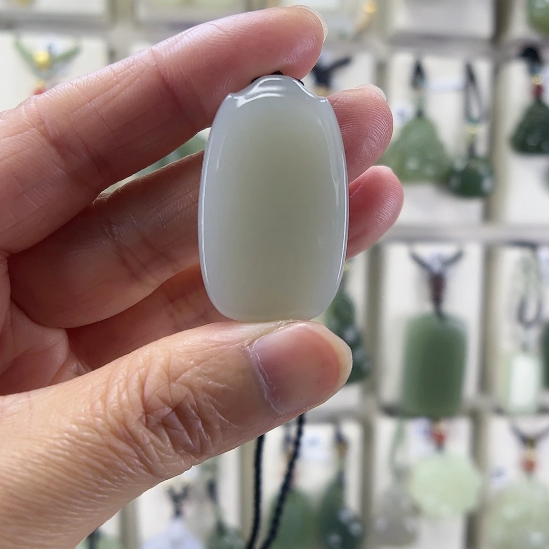 三***水和田玉未镶嵌颈饰