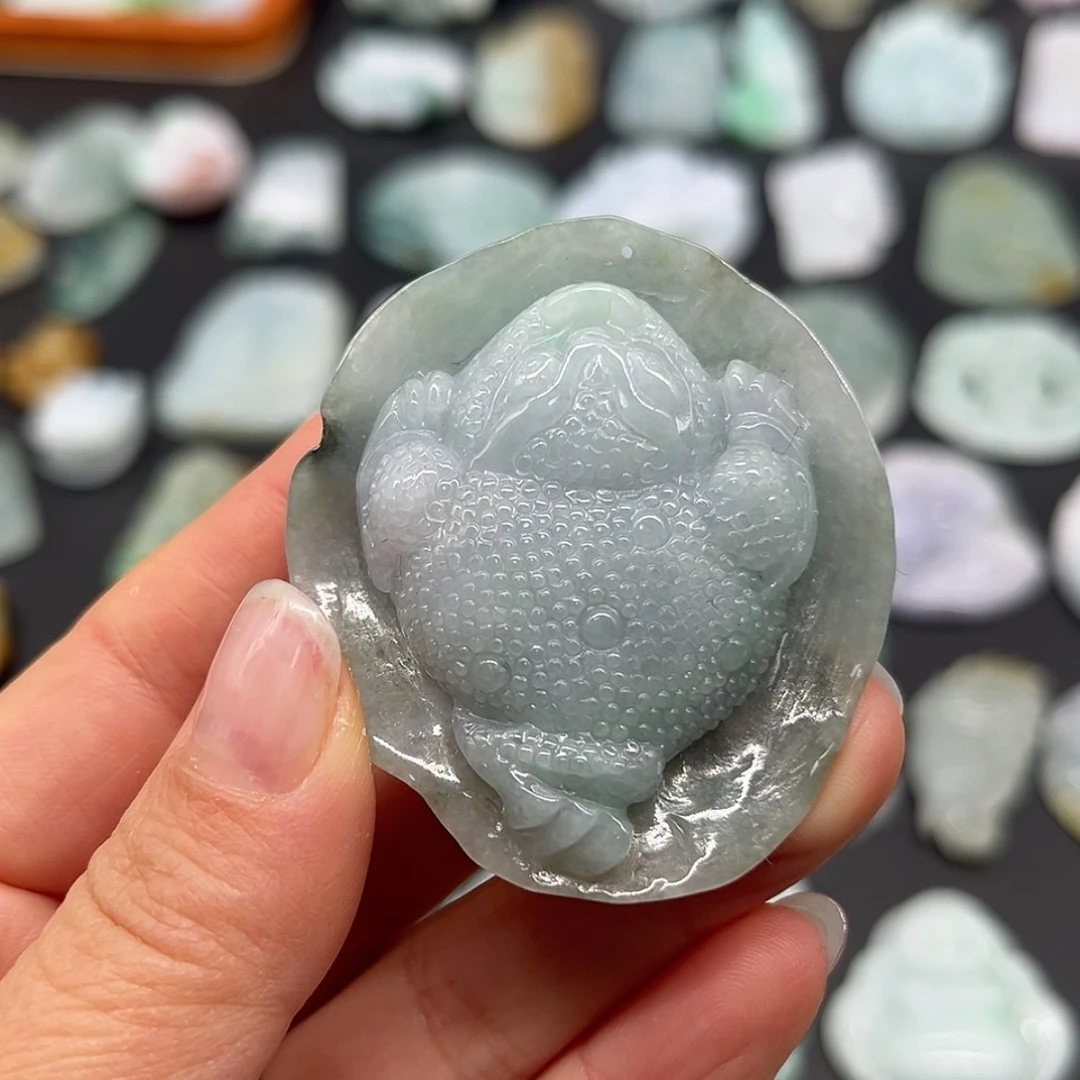 【闪购商品】翡翠颈饰未镶嵌金蟾