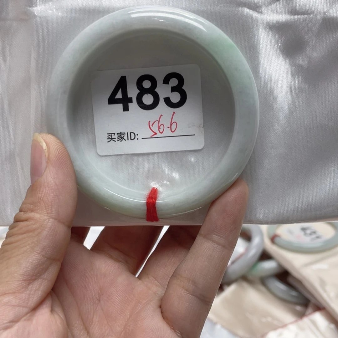 偷***孩翡翠手镯未镶嵌483
