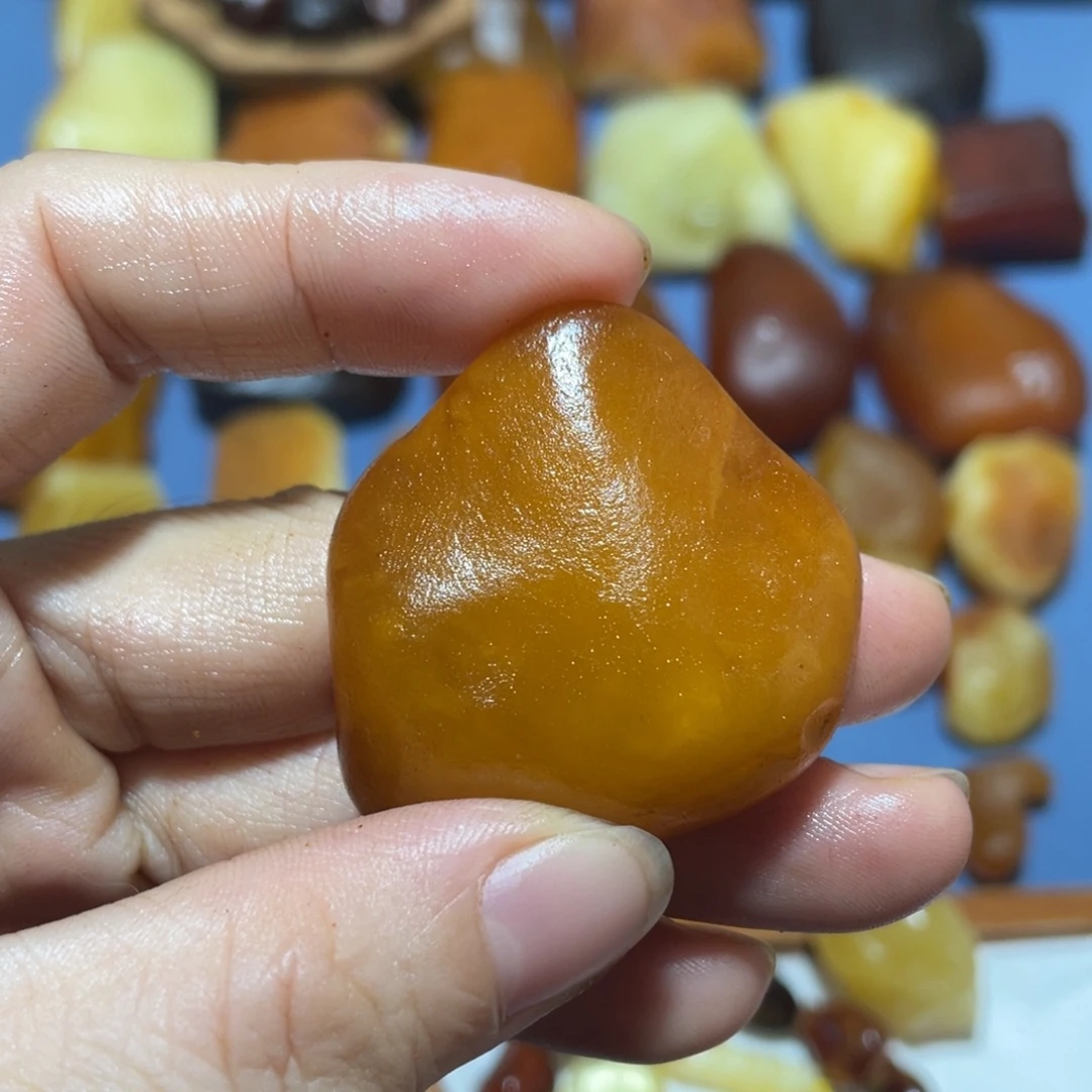 定制蜜蜡未镶嵌全皮随形