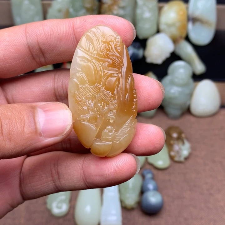 和田玉（糖玉）未镶嵌颈饰