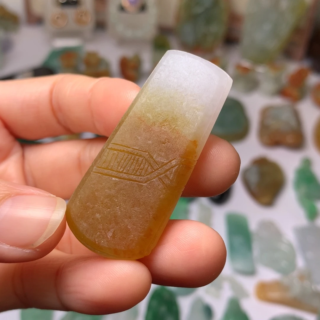 定制翡翠未镶嵌翡翠