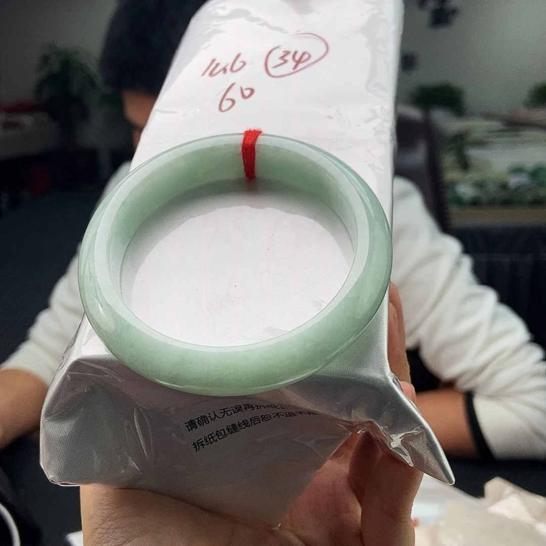 翡翠未镶嵌手镯颜色多样性发拍一发一