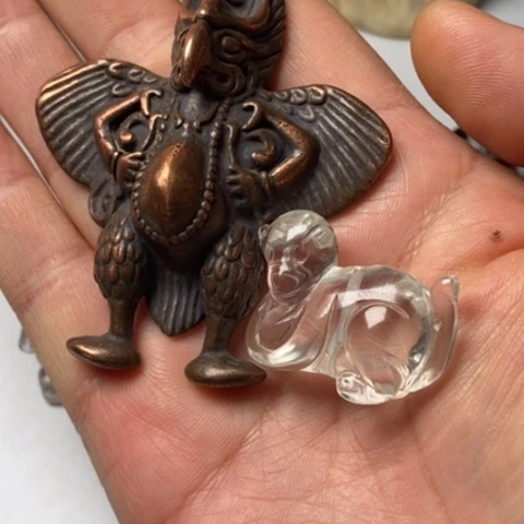 苗***友玛瑙/玉髓未镶嵌珠子