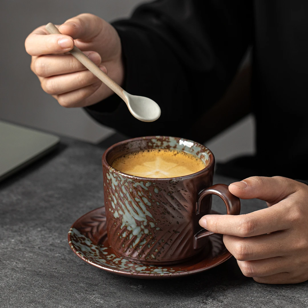 咖啡杯2025新款特别好看的精致高颜值复古深棕家用的陶瓷杯碟套装