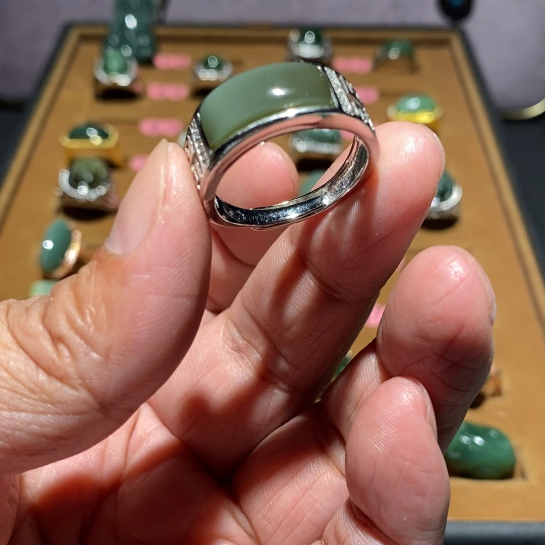 和田玉未镶嵌戒指