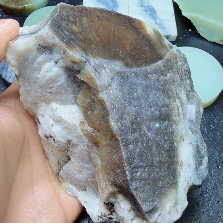 和田玉（糖玉）未镶嵌珠宝奇石