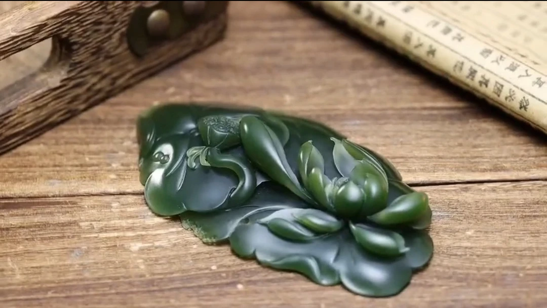 素玉集和田玉香插摆件