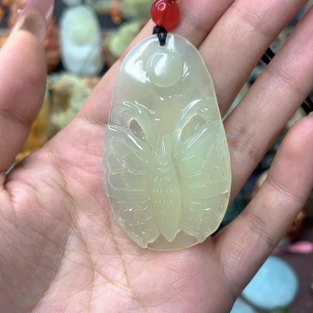 蛇纹石玉颈饰未镶嵌