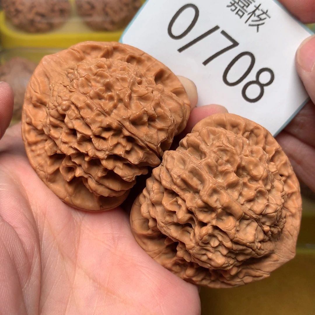 文玩核桃把件毕业麒麟官帽50