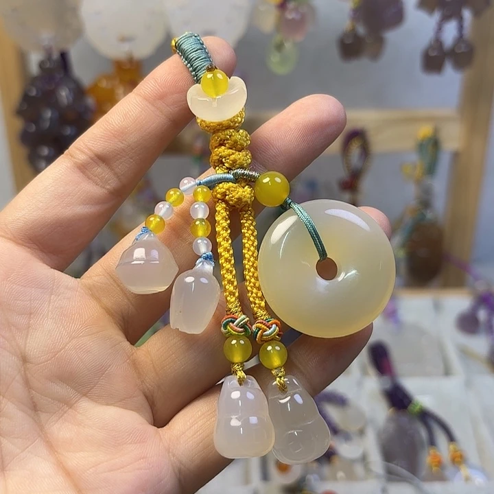 钥匙挂件，黄色款平安扣