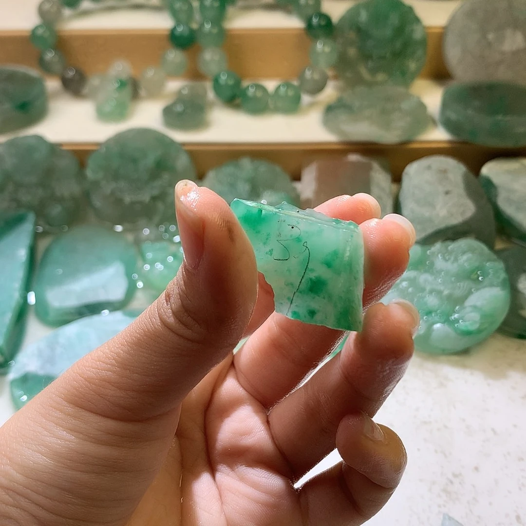石英质玉未镶嵌珠宝半成品