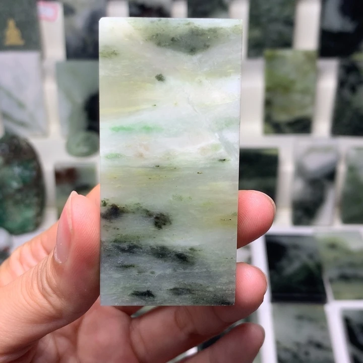 独山玉未镶嵌颈饰