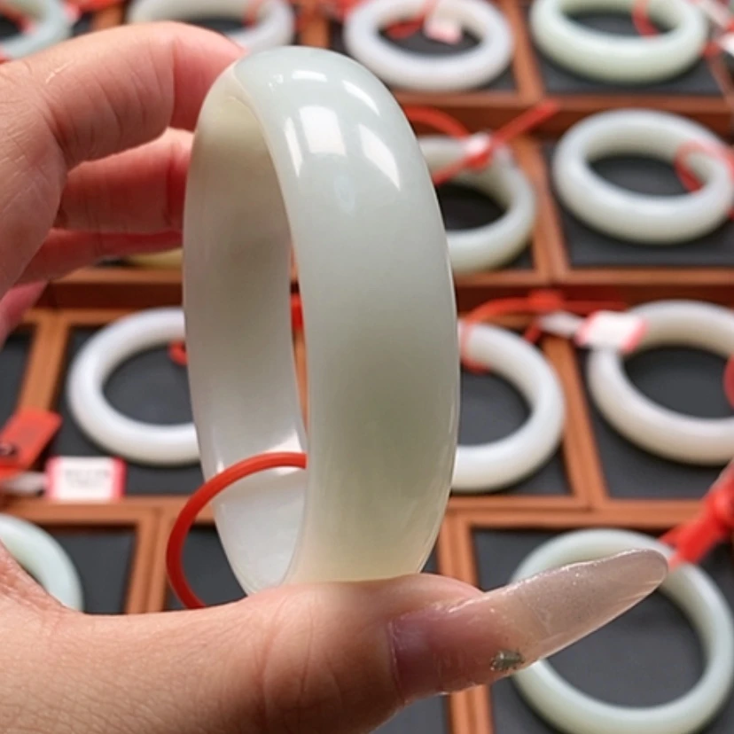 【闪购商品】未镶嵌手镯和田玉