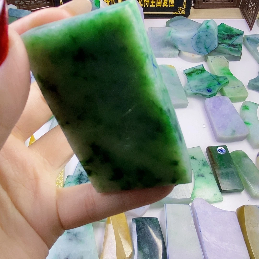 八***g定制翡翠未镶嵌翡翠