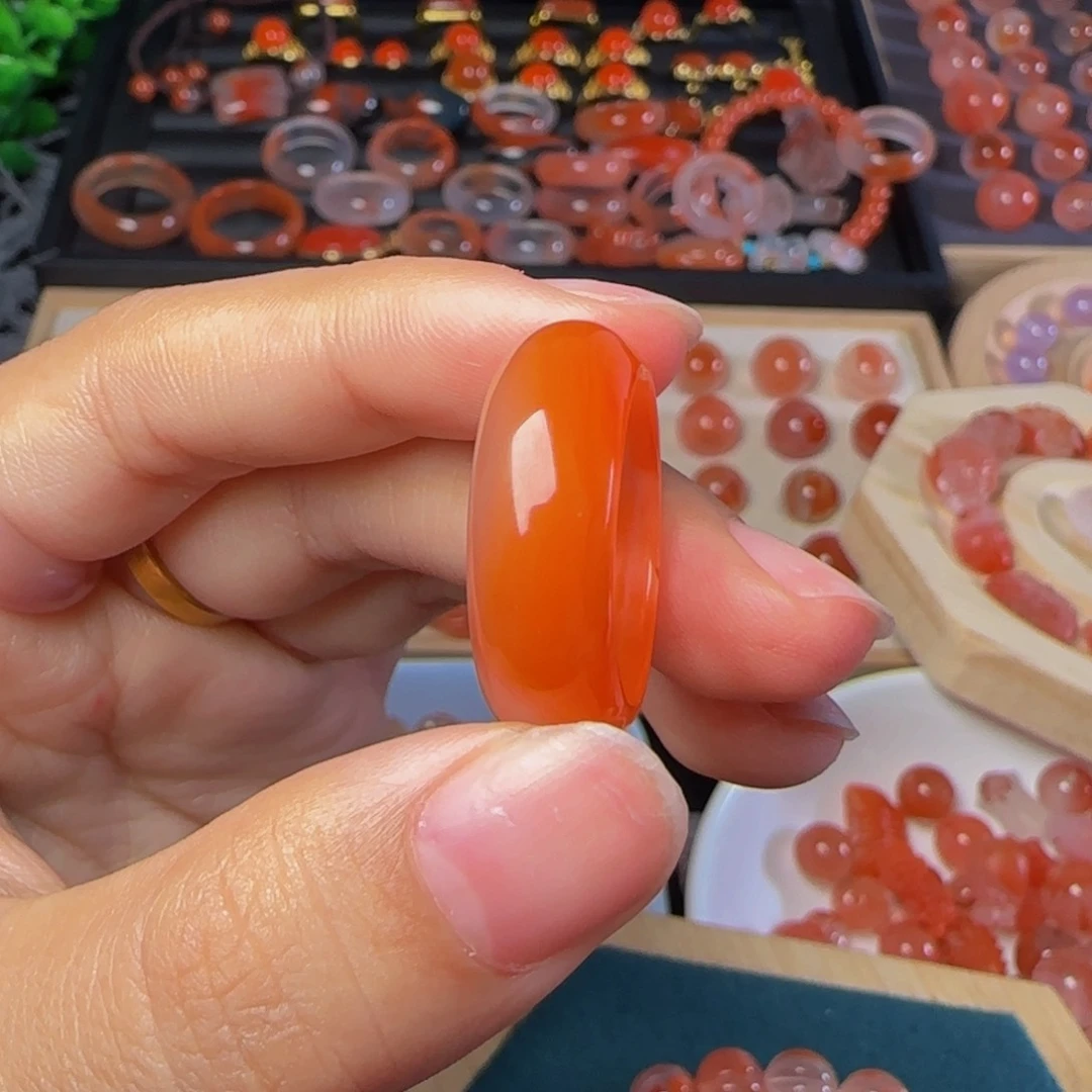 南红玛瑙颈饰未镶嵌五****荐