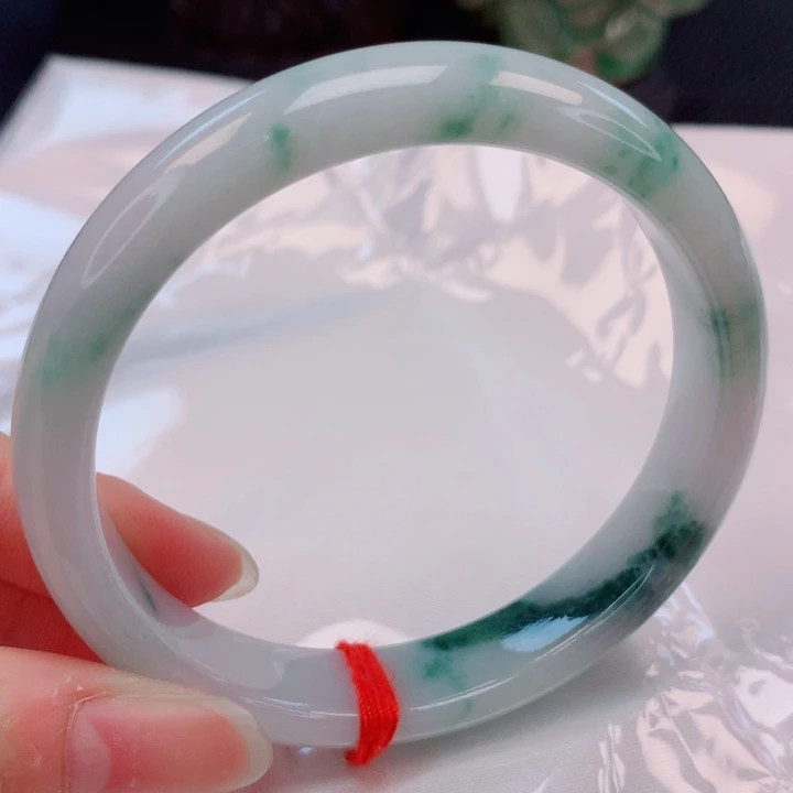 翡翠未镶嵌手镯57圈