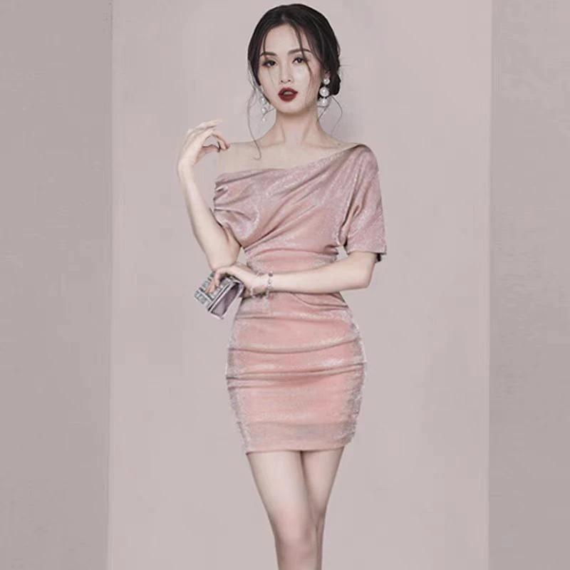 斜肩细闪修身连衣裙