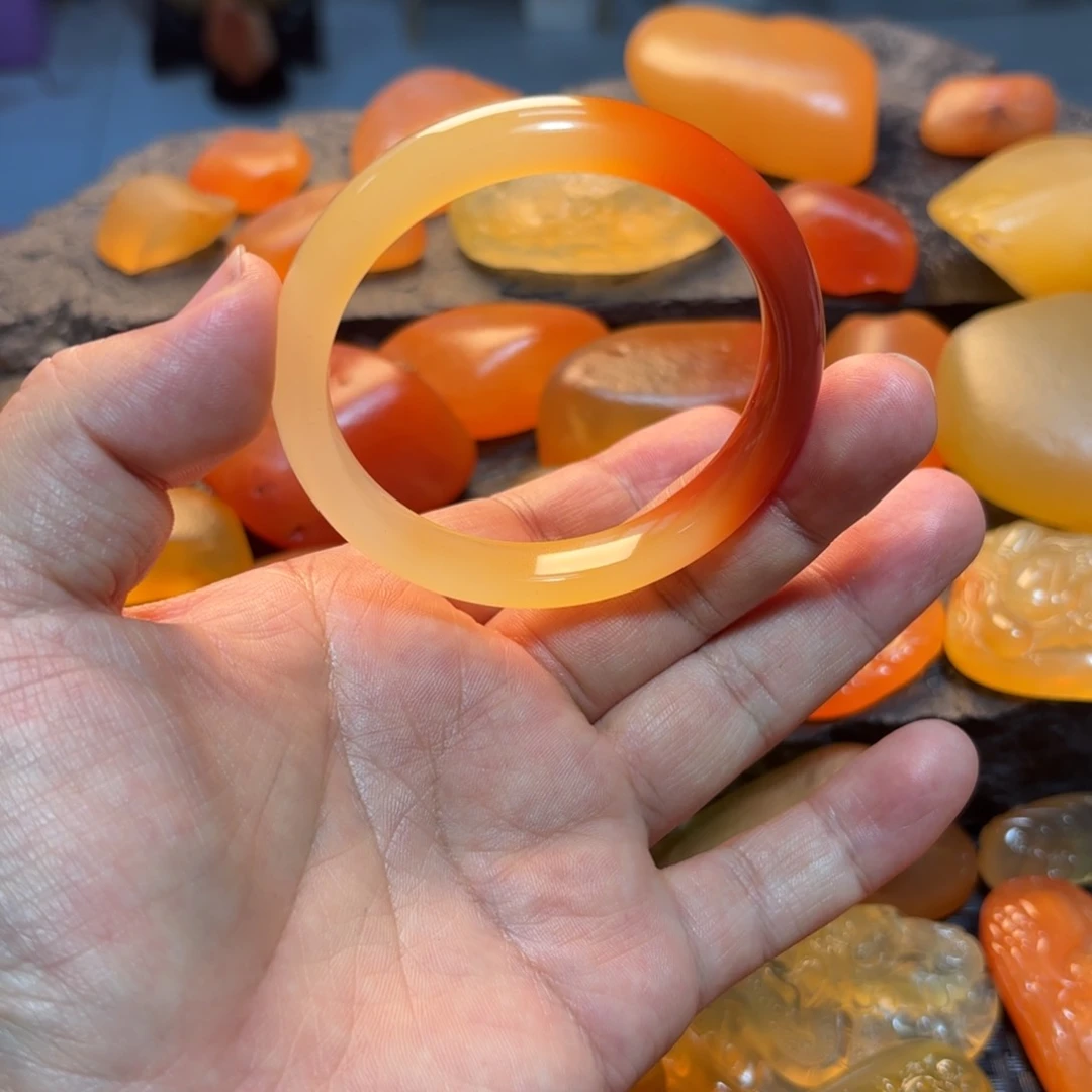 石英质玉手镯未镶嵌快****天