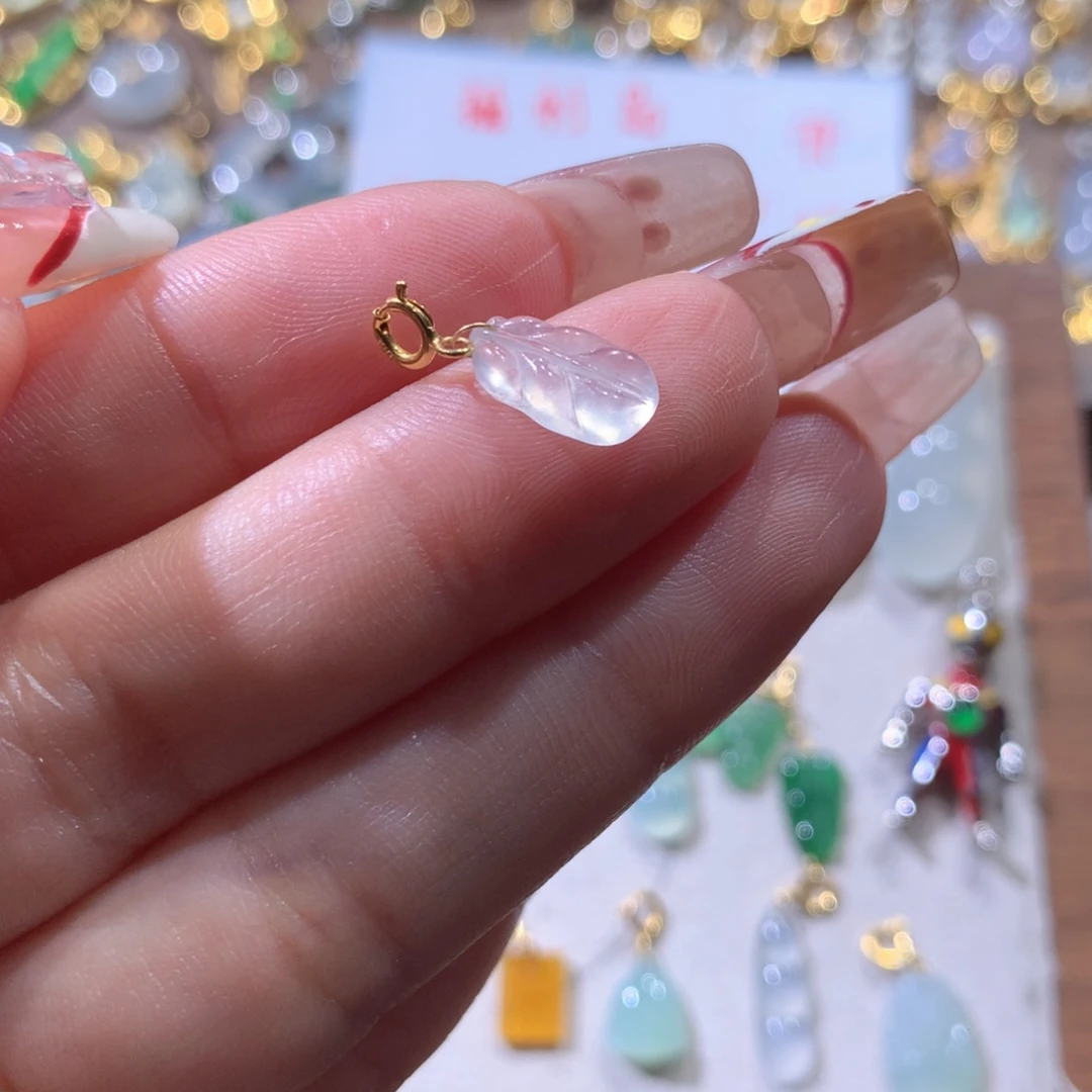 翡翠挂件18K金镶嵌翡翠