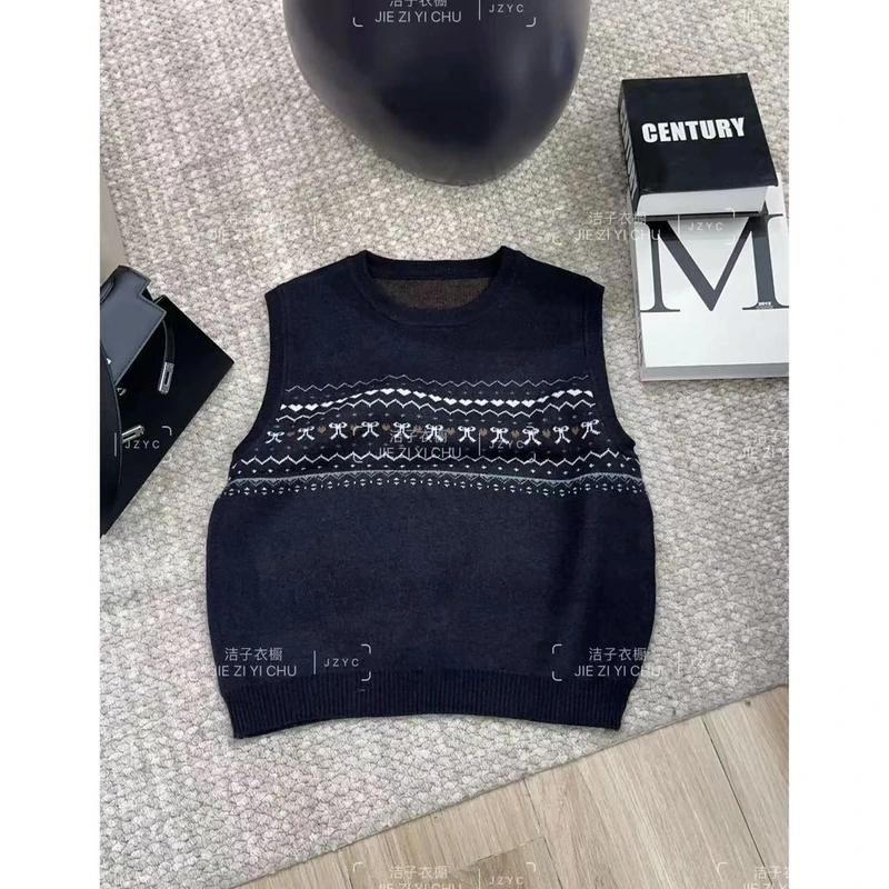 【洁子推荐】 2024冬季241598新款法式复古提花软糯背心 JZYC