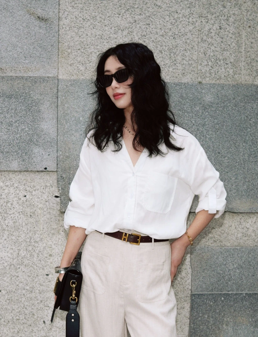 c/2025春季新款简约百搭V领纯色系长袖女原麻衬衫