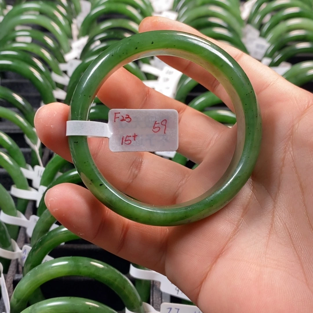 一****和田玉（碧玉）手镯未镶嵌