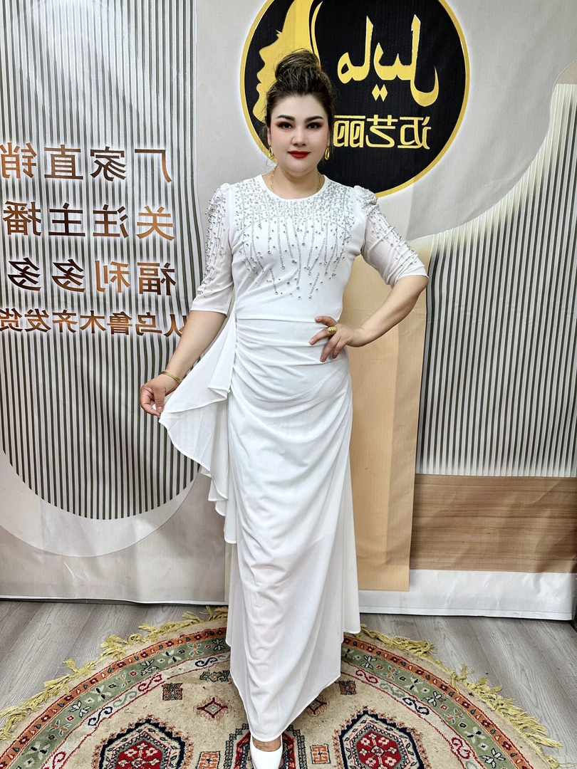 {迈艺丽}（824）2025夏季新款气质高贵优雅连衣裙