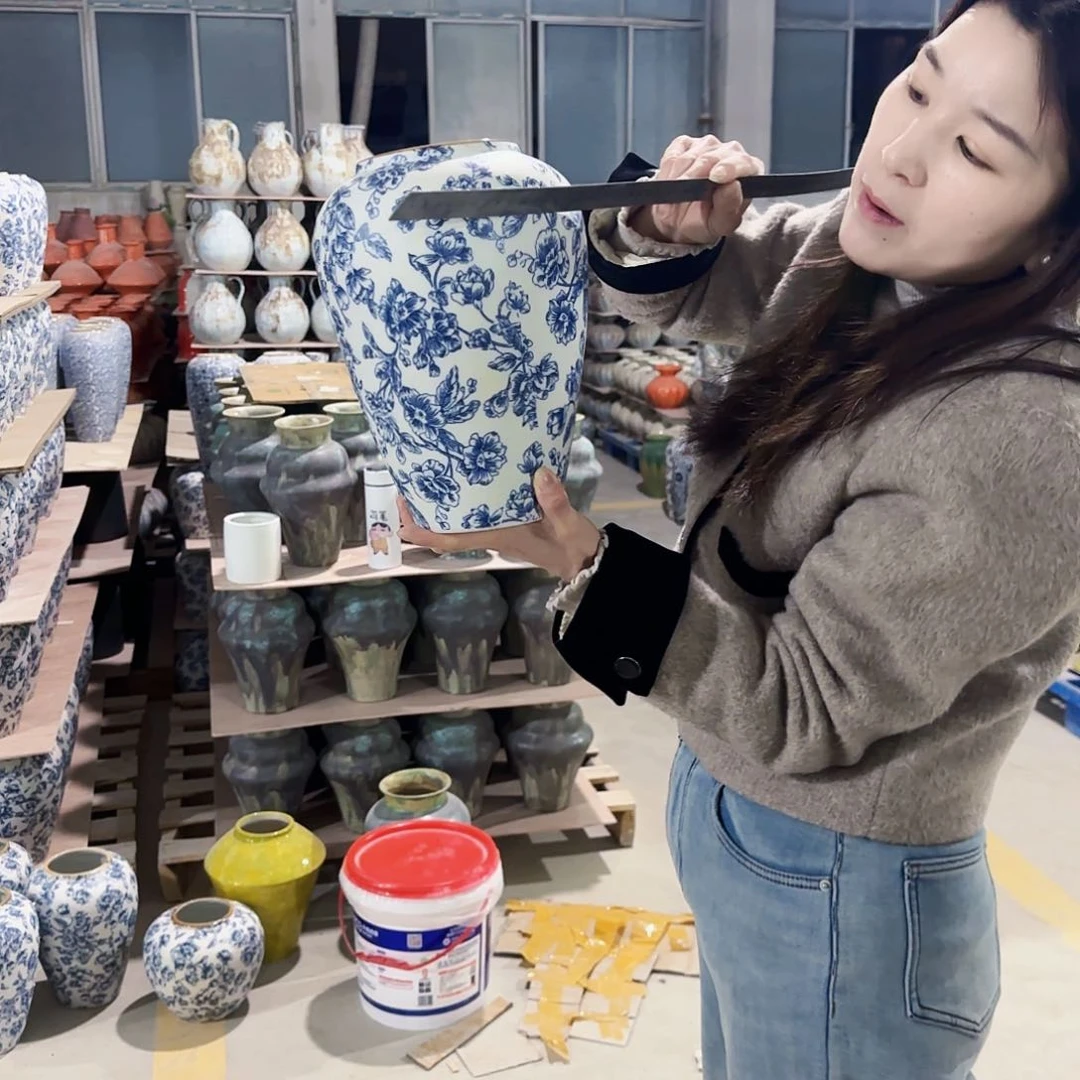 景德镇高27口10花瓶