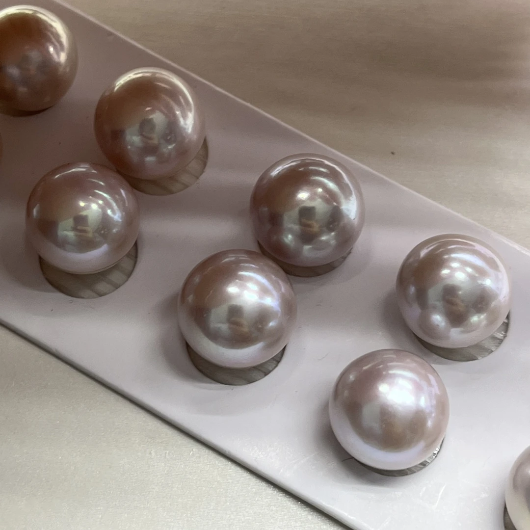 特选曼塔北极光11-12mm大龙珠珍珠耳钉（多样性发一）