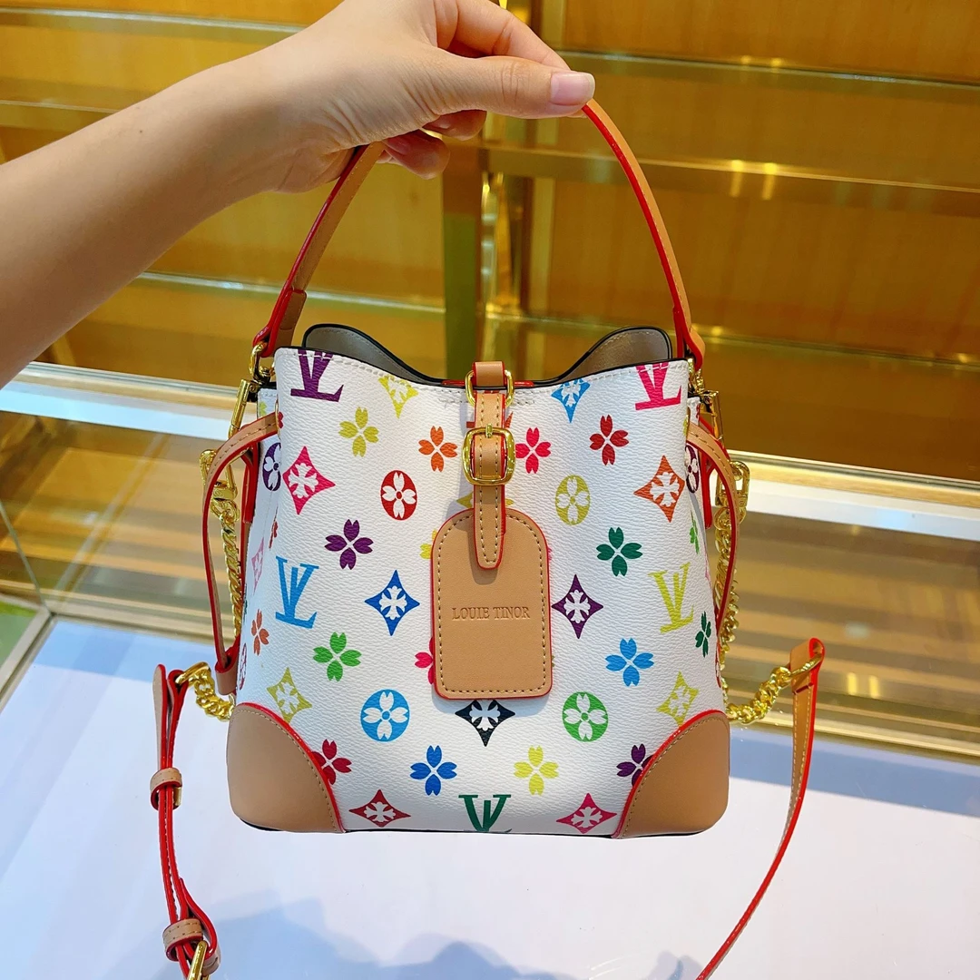 香港轻奢女包今年流行超火老花水桶包包女2025新款手提单肩斜挎包