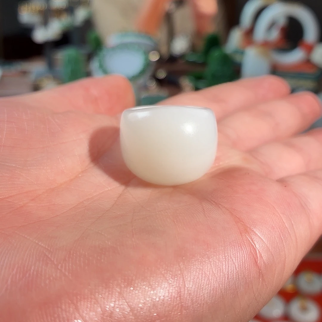 招***金和田玉未镶嵌戒指