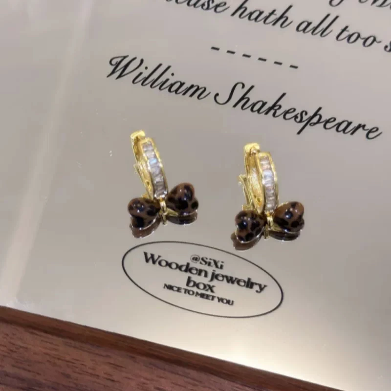 铜合金耳饰 豹纹蝴蝶结~韩系精致俏皮活力日常百搭耳环耳扣 A152