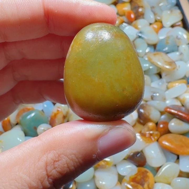 和田玉（糖玉）未镶嵌颈饰32.6克