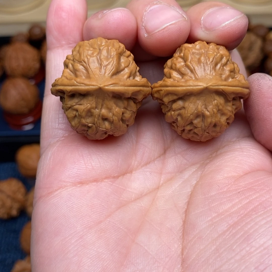 文玩核桃把件中***家手捻