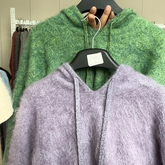 紫色长拉绒连帽羊绒衫