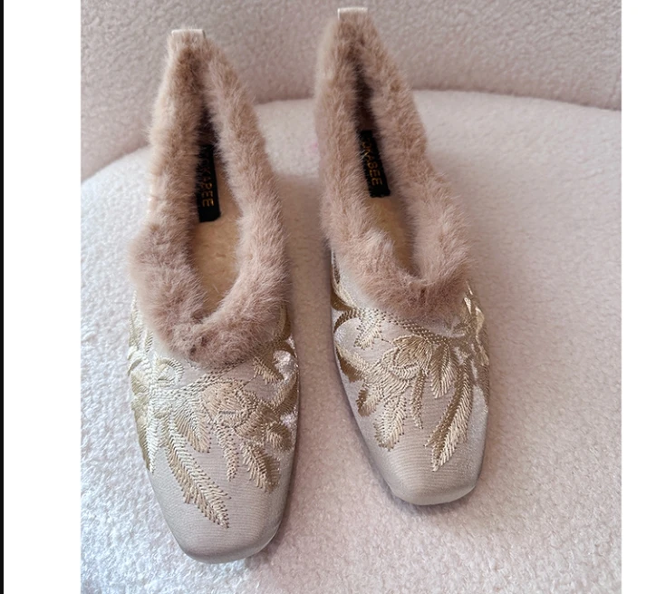 【晨曦专属】新中式平底刺绣粗跟毛毛鞋
