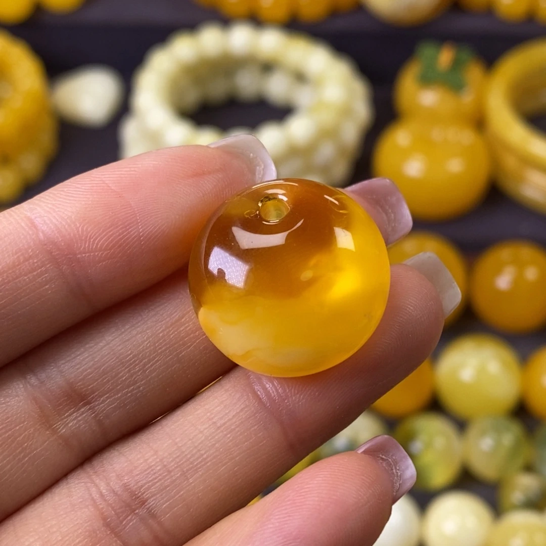 琥珀未镶嵌裸石扣子