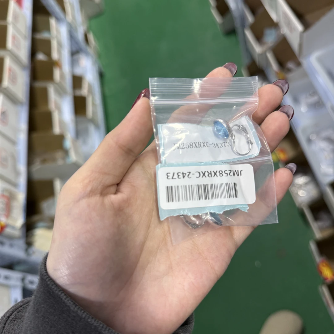 铜合金锆石耳饰 轻奢个性镶嵌小众高级感耳环 JM258XRXC-24373