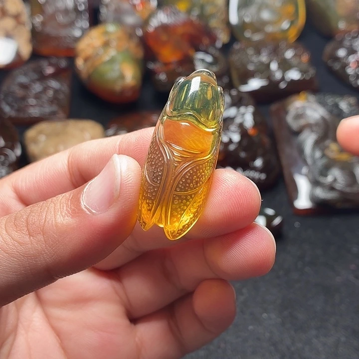 琥珀未镶嵌颈饰152