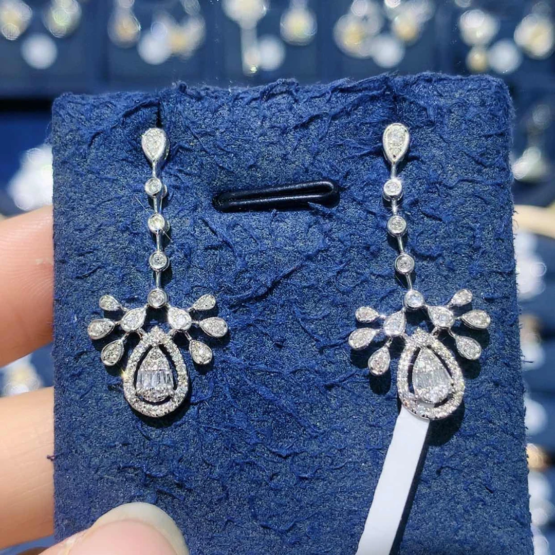 【闪购商品】钻石耳饰18K金镶嵌为爱加冕耳坠耳坠