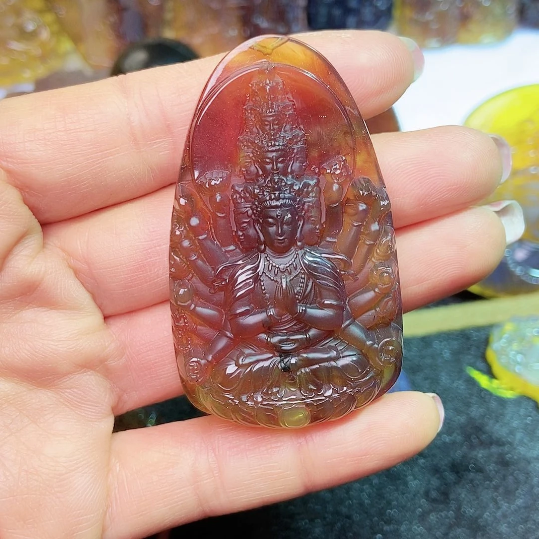 琥珀颈饰未镶嵌千手观音