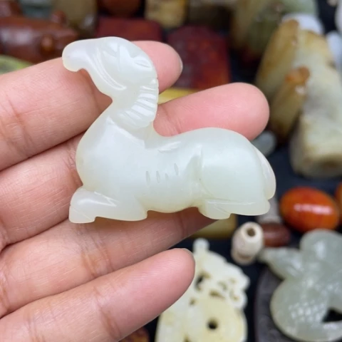 蛇纹石玉未镶嵌颈饰42